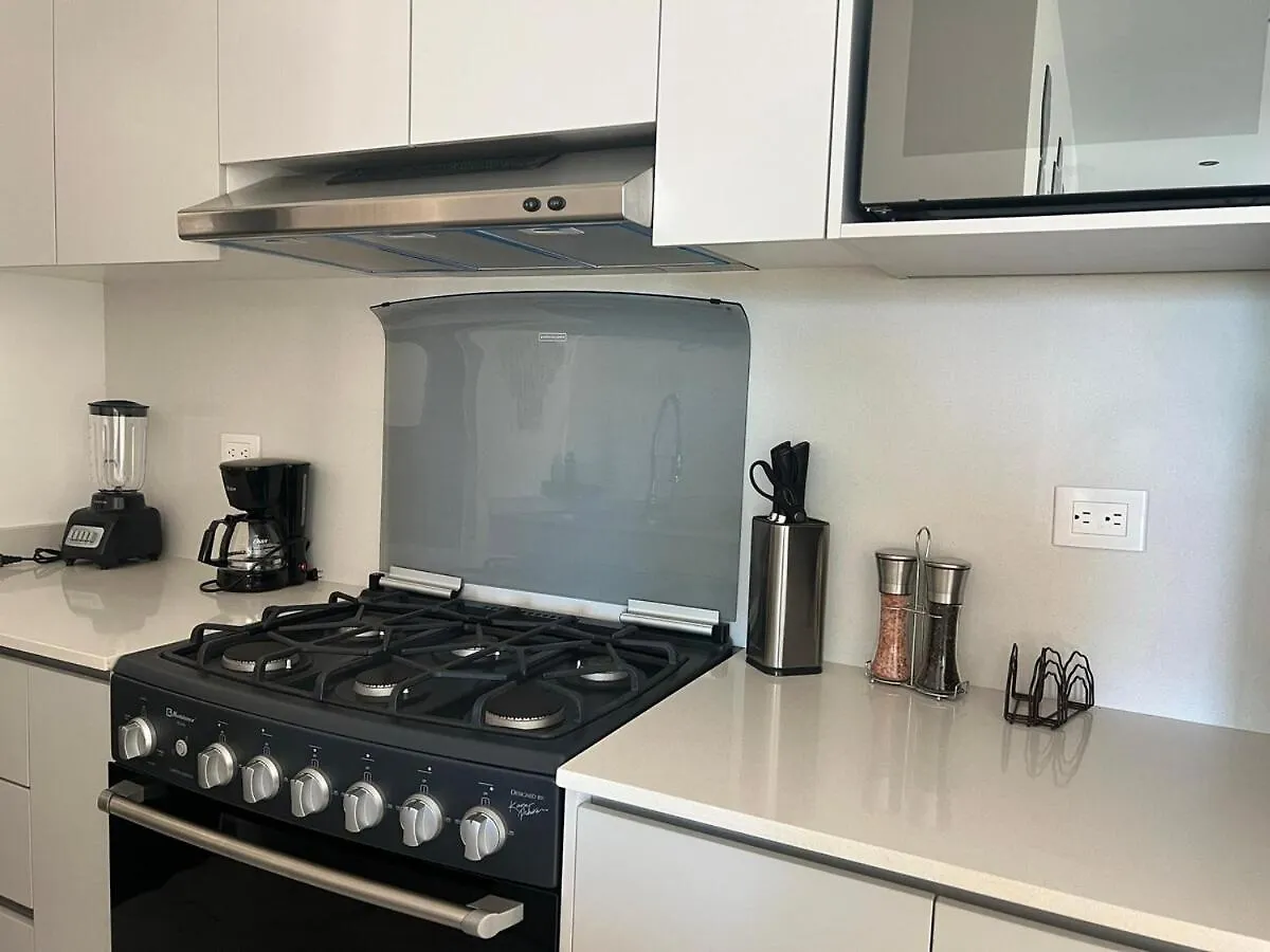 Papu - Chic Condo, View, Pool, Soccer Court Cancún 0*,  México
