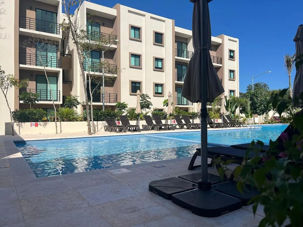 Papu - Chic Condo, View, Pool, Soccer Court Cancún