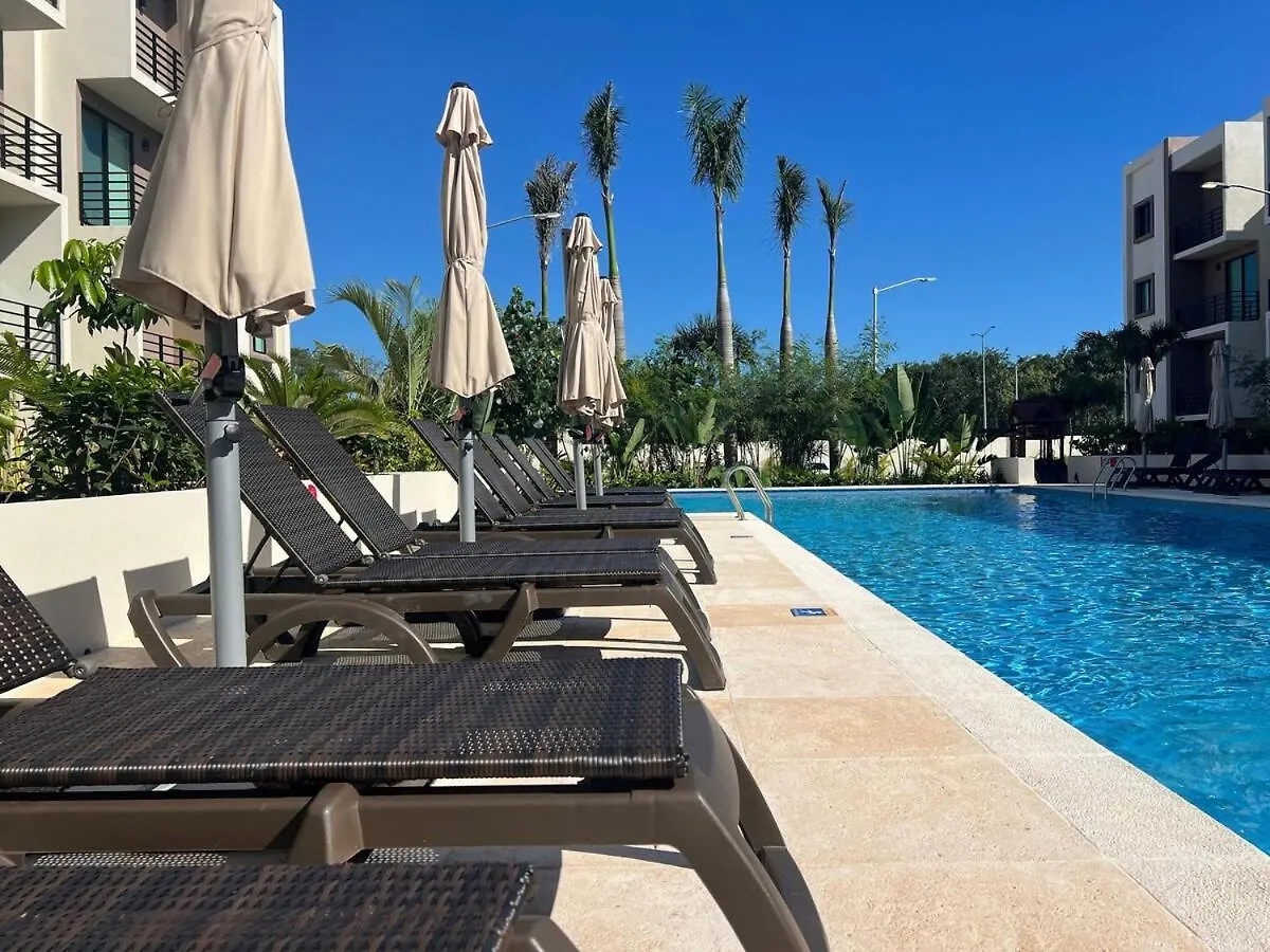 Papu - Chic Condo, View, Pool, Soccer Court Cancún 0*,  México