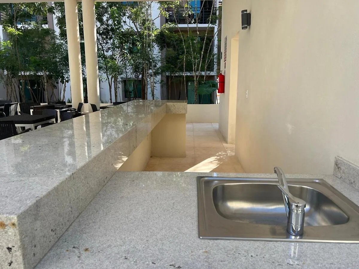 Papu - Chic Condo, View, Pool, Soccer Court Cancún